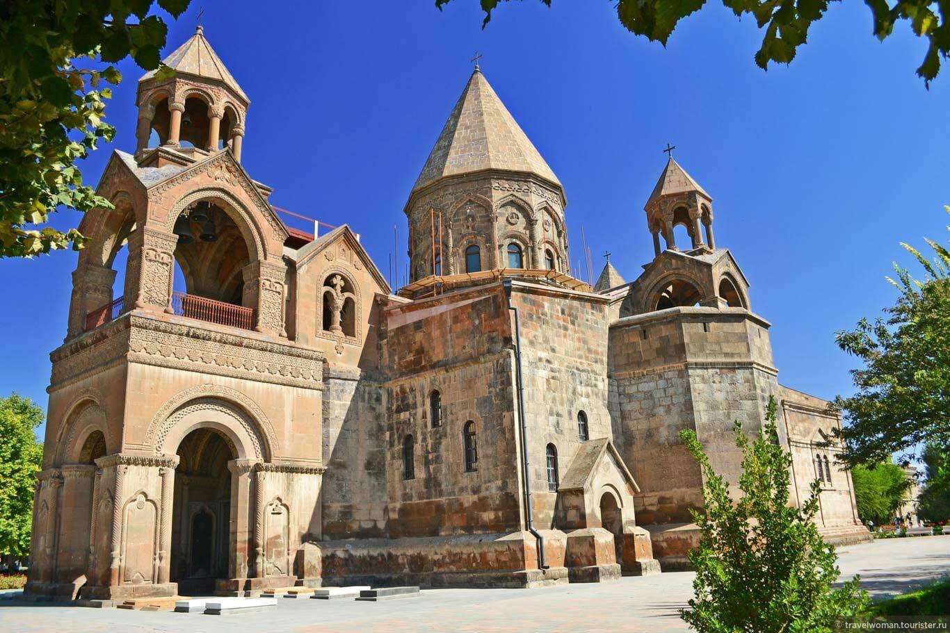 Կարգալույծ են հռչակվել Տ. Մեսրոպ քահանա Հունանյանը և  Տ. Հովհան քահանա Հովհաննիսյանը