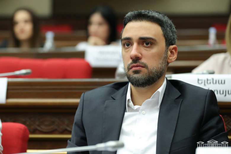 Վերադառնում եմ փաստաբանական համայնք. Արամ Վարդևանյանը վայր է դնում մանդատը