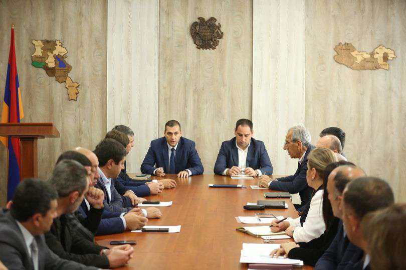 Արմավիրում քննարկվել են գյուղական ամբուլատորիաների միավորման հարցեր