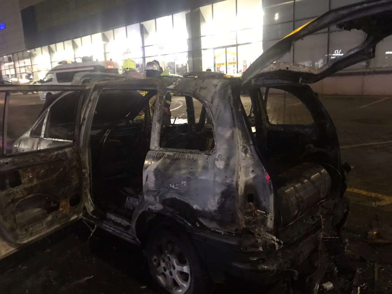 Դավիթ Անհաղթի փողոցում այրվել է ավտոմեքենա