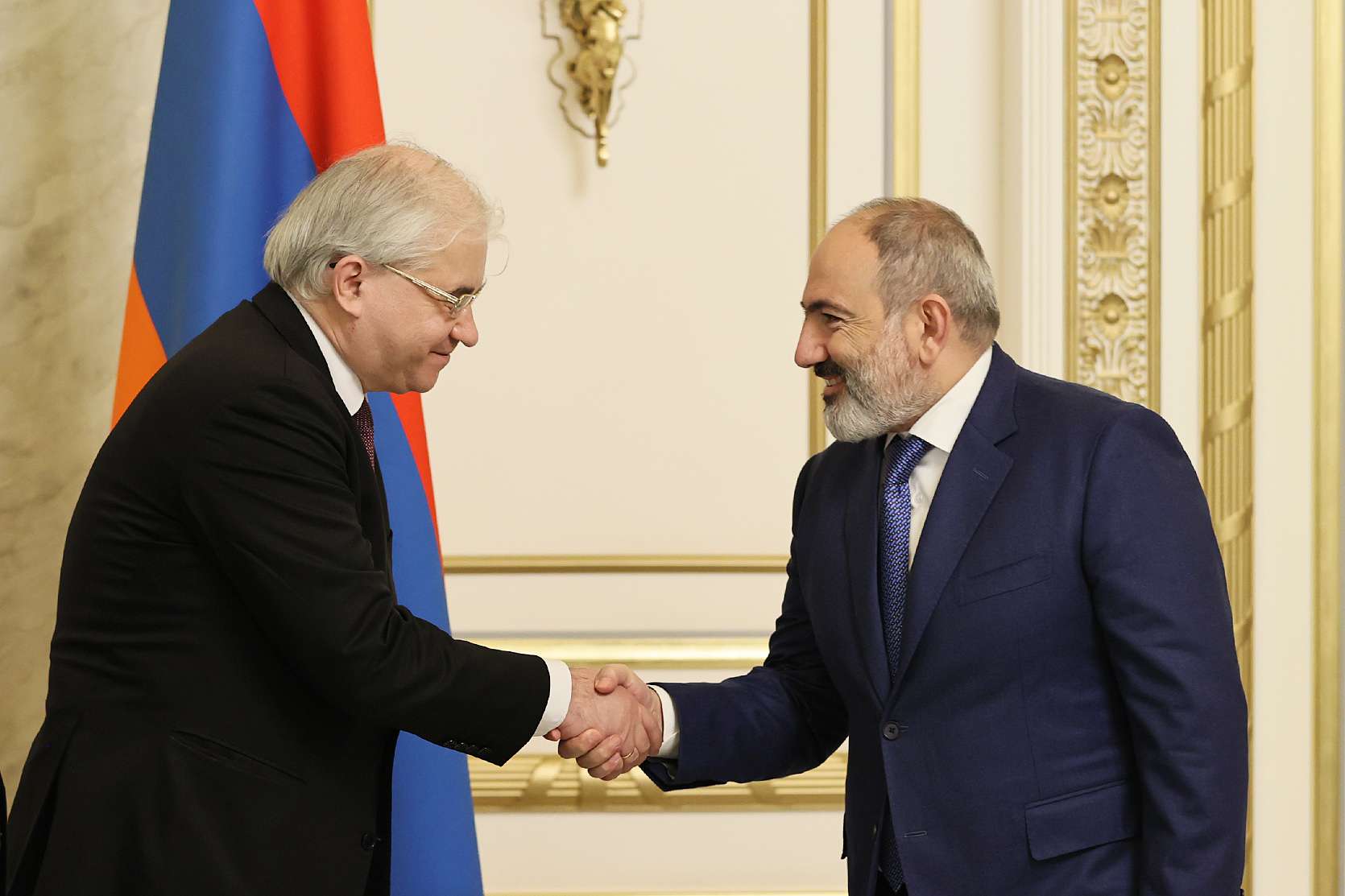 Никол Пашинян принял российского сопредседателя Минской группы ОБСЕ