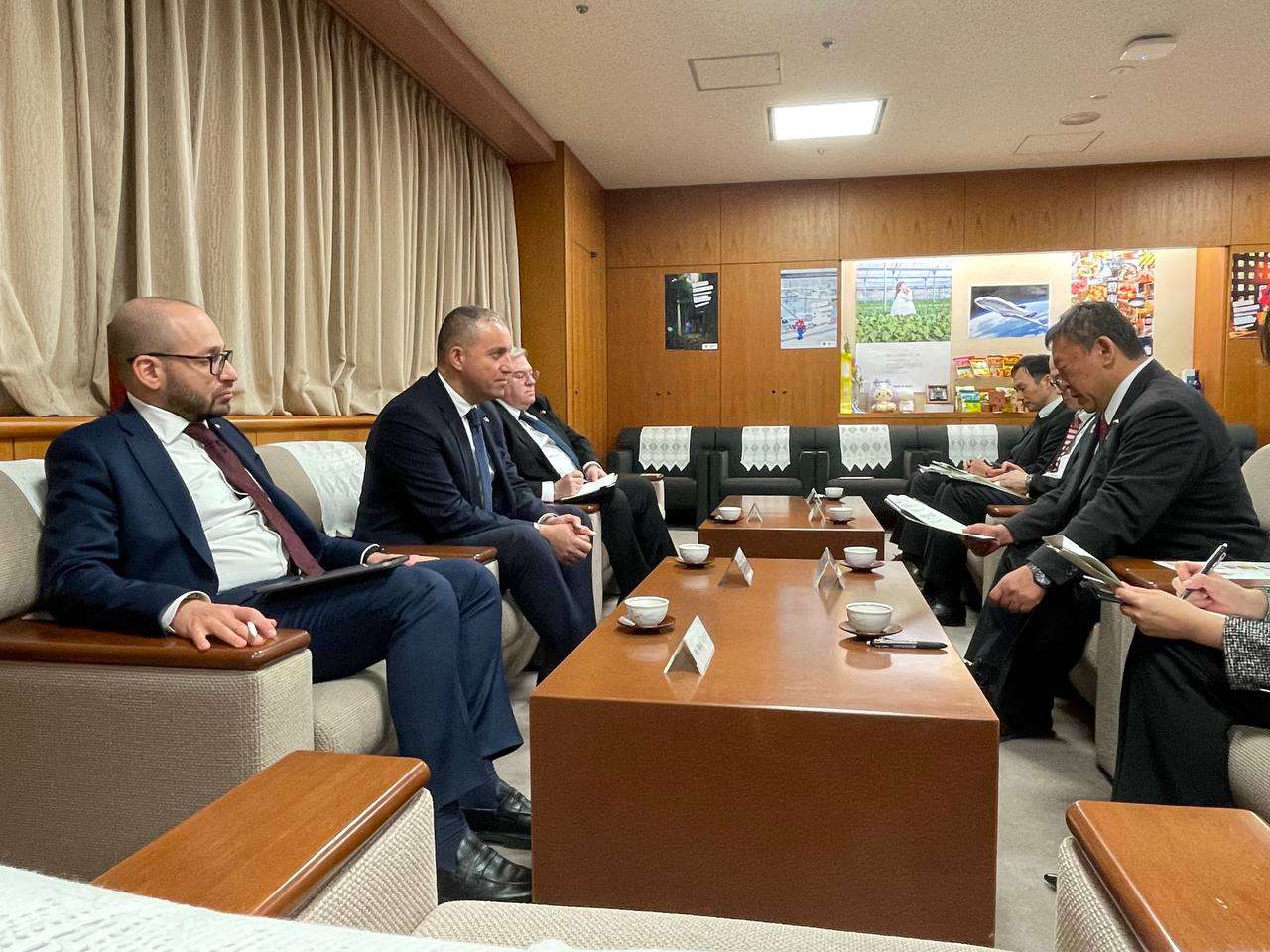 Քերոբյանը հանդիպել են Ճապոնիայի էկոնոմիկայի, առևտրի և արդյունաբերության նախարարի տեղակալի հետ