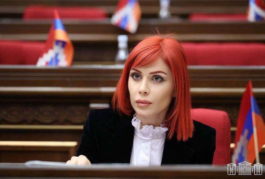 «Հայտնաբերեցի, որ Արամ Զավենի Սարգսյանի մեծ երկրպագու եք». Խամոյան