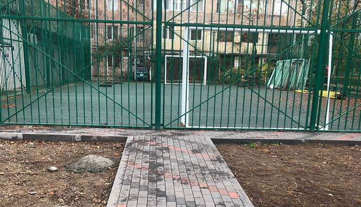 Նոր Նորքի Բակունցի 13/2 հասցեում ավարտին են մոտենում բակի բարեկարգման աշխատանքները (ԼՈՒՍԱՆԿԱՐՆԵՐ)