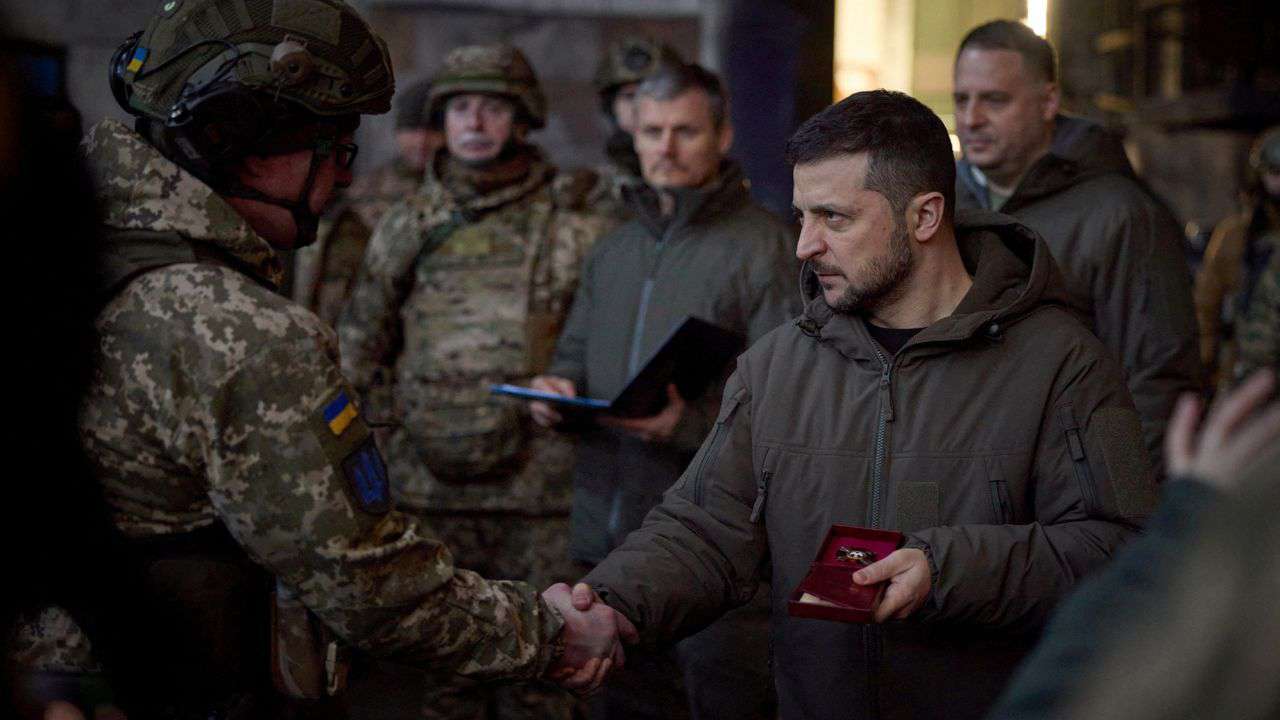 Զելենսկին զինվորականներին զգուշացրել է հեռու մնալ քաղաքականությունից