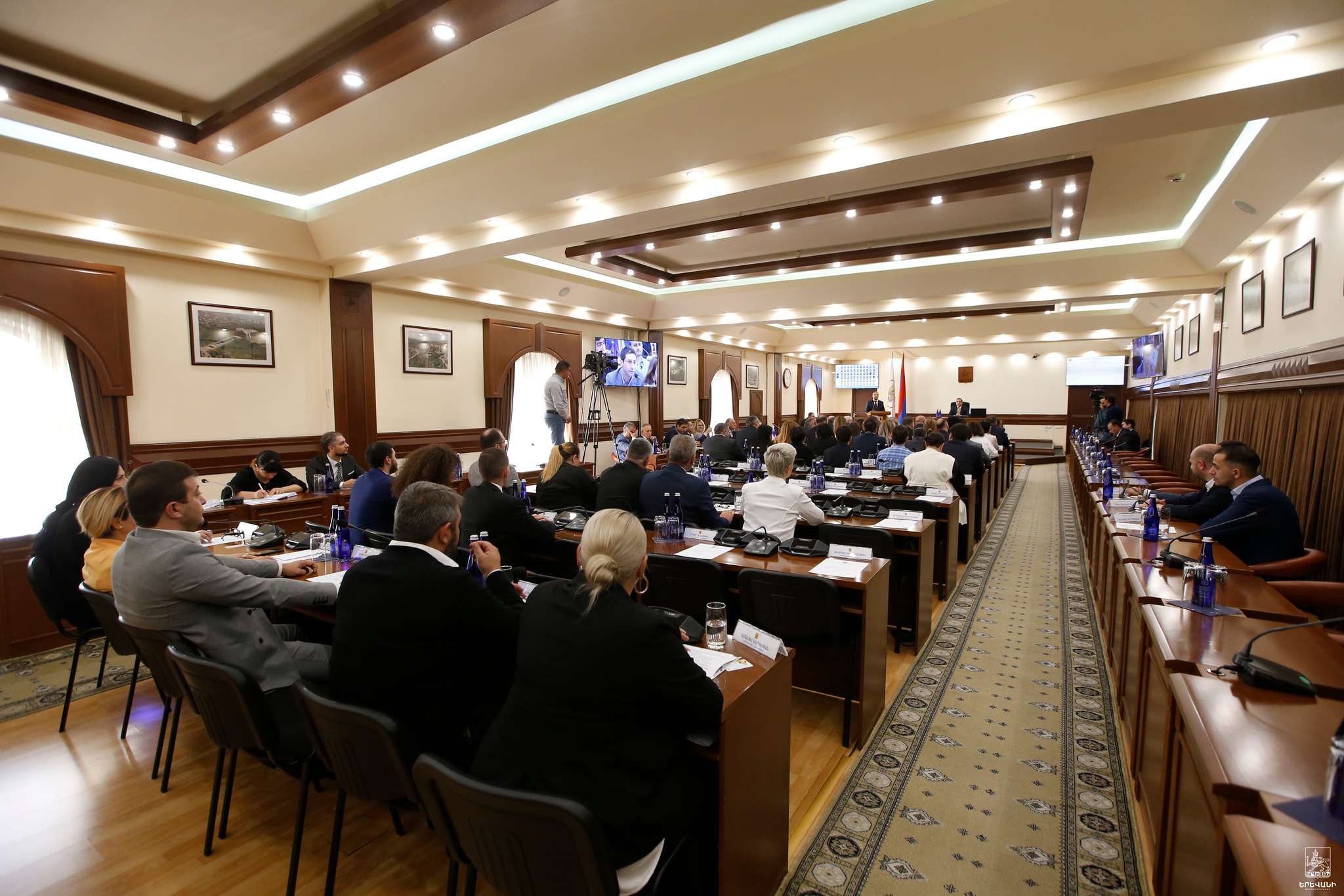 Երևանի ավագանու նիստում վիճահարույց նախագծի քվեարկությունը հետաձգվել է