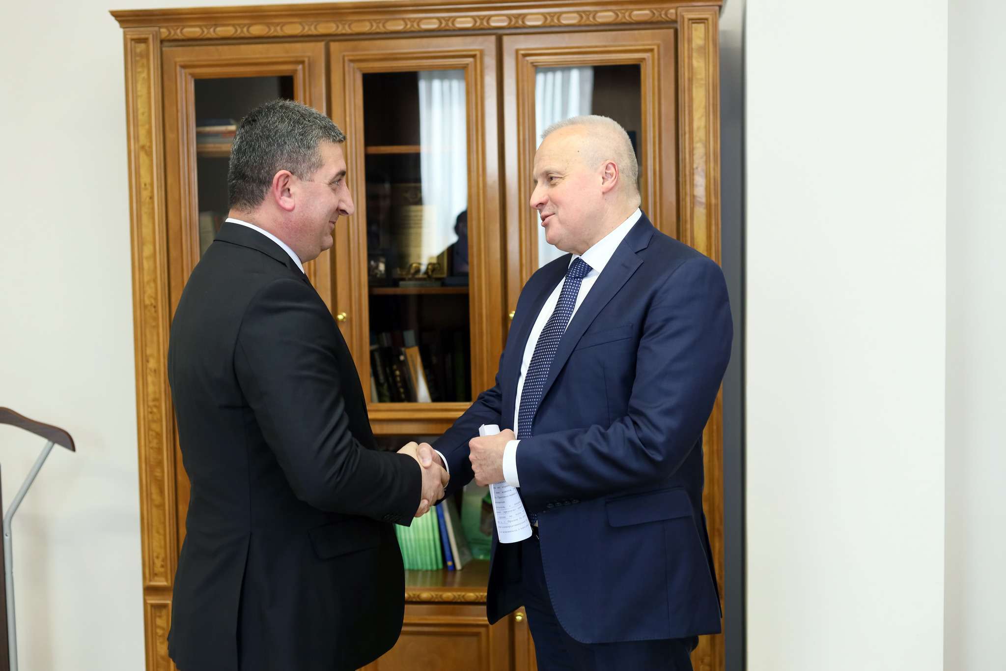 Սանոսյանն ու Կոպիրկինը քննարկել են Լարսի անցակետում ստեղծված իրավիճակը
