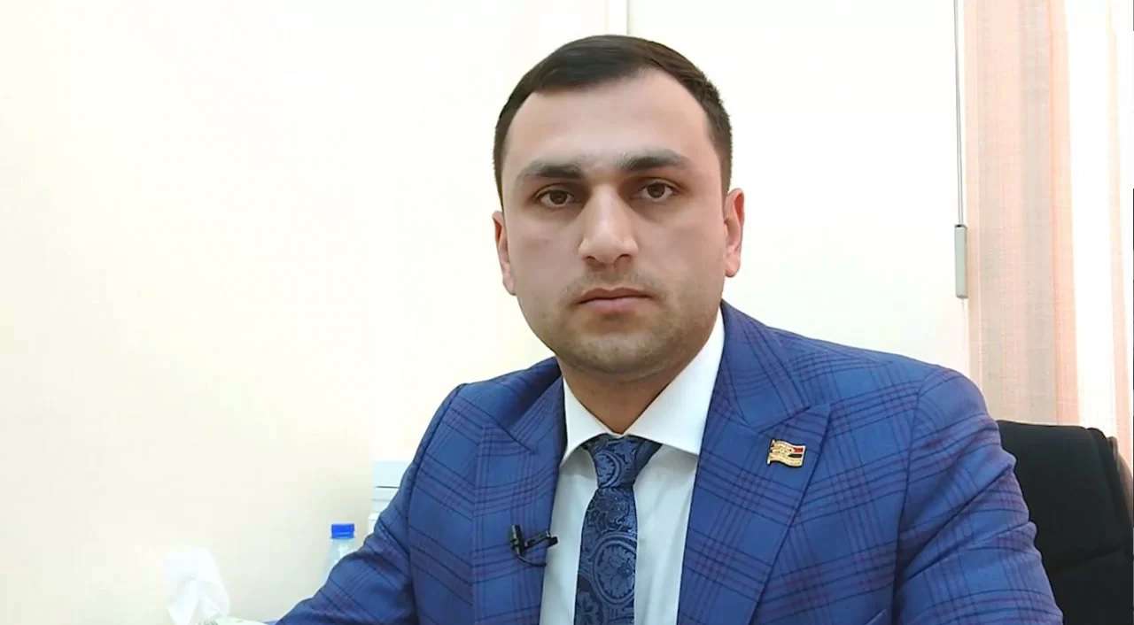 Ո՞վ կփոխարինի Դավիթ Խուդաթյանին. «Հրապարակ»