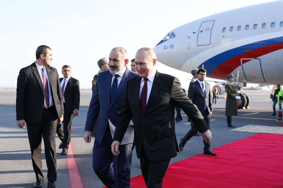 Владимир Путин прибыл в Ереван