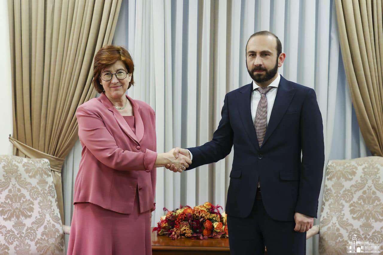 Арарат Мирзоян приветствовал решение правительства Канады открыть посольство в Ереване