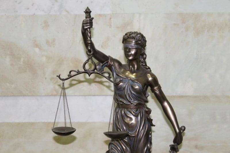 Դատական հայցեր՝ ուսանողների դեմ․ «Հրապարակ»