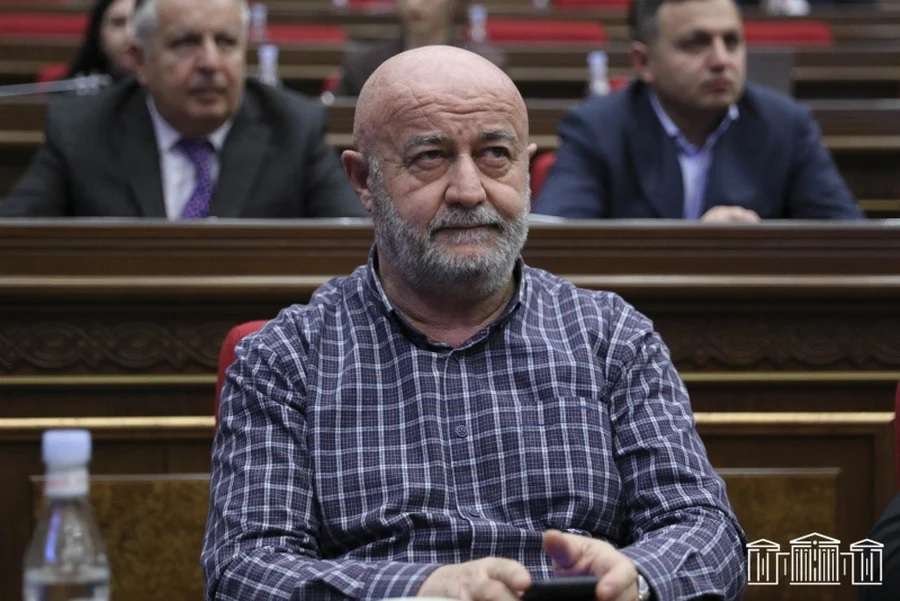 «Թիմից ճնշումներ կան, կուզեի՝ Ալեն Սիմոնյանն ինձ սպառնար». Աղազարյան