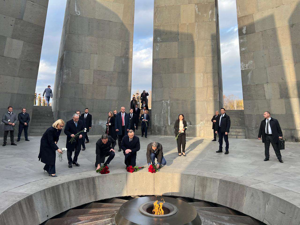 Անջեյ Դուդան այցելել է Հայոց ցեղասպանության հուշահամալիր (ԼՈՒՍԱՆԿԱՐՆԵՐ)