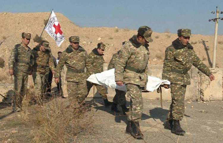 Азербайджан передал армянской стороне тела 13 армянских военнослужащих. Министерство обороны