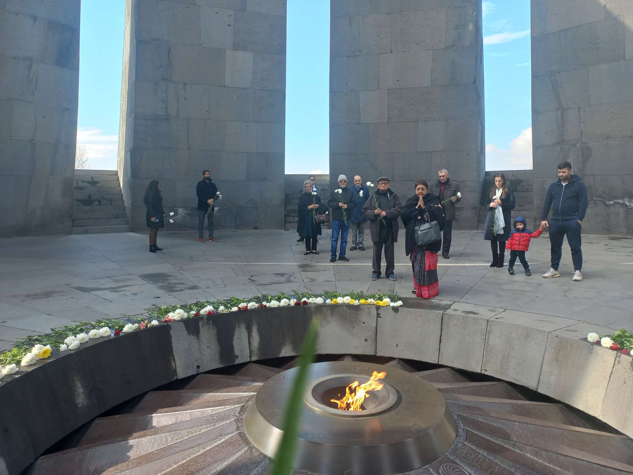 Участники армяно-индийского форума посетили Мемориал Геноцида армян