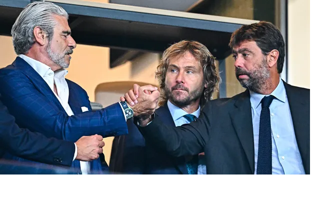 A significant change in Juventus. The entire management staff submitted their resignation
