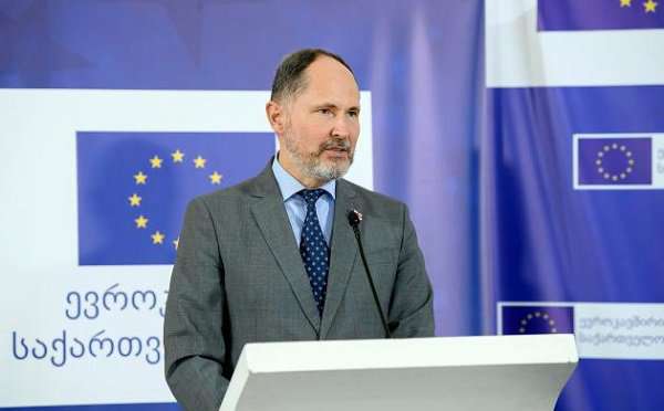 EU discusses ending visa-free regime with Georgia