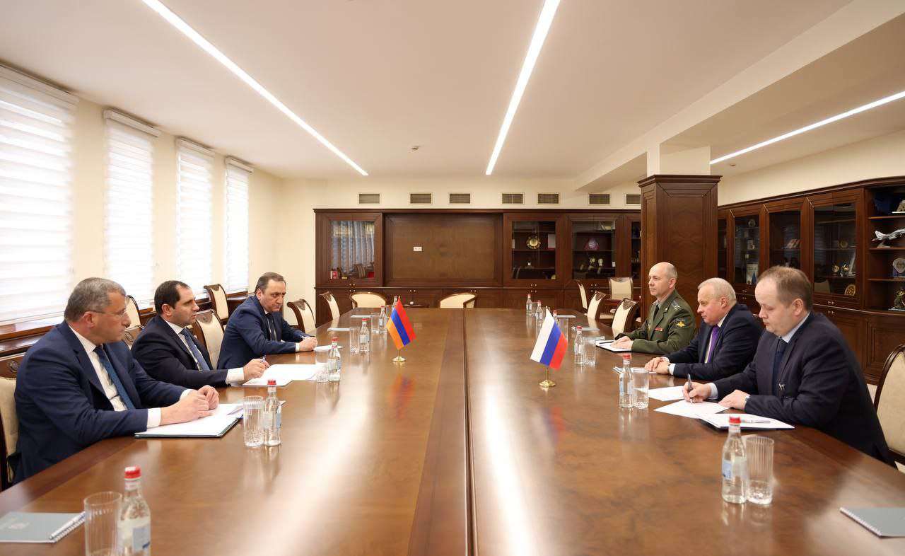 Сурен Папикян принял посла России
