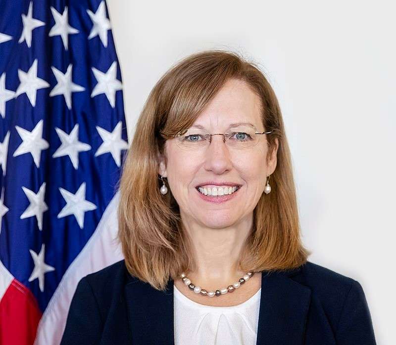 США работают по двусторонним и многосторонним каналам, чтобы помочь Армении и Азербайджану достичь мирного урегулирования