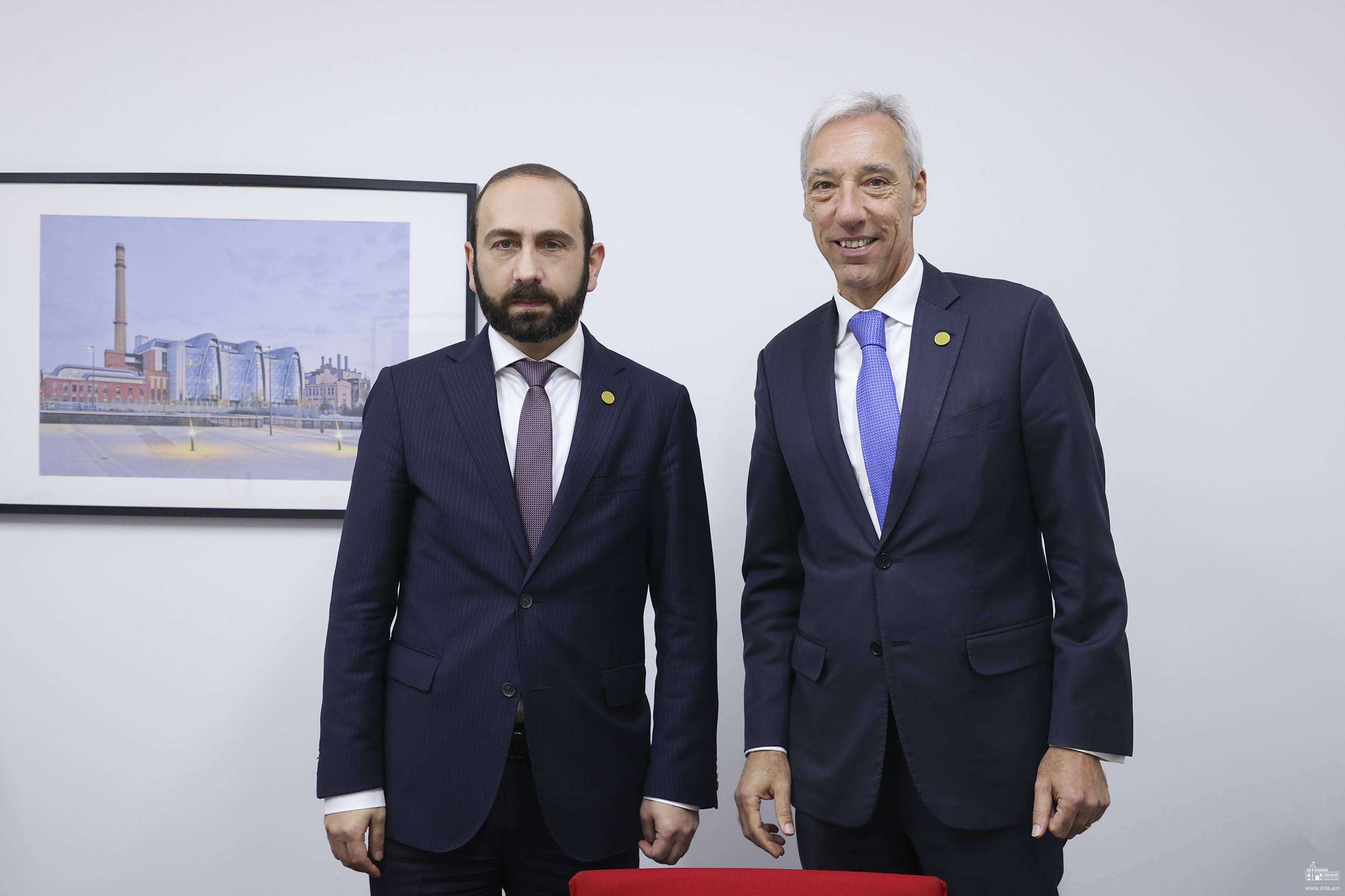 The Foreign Ministers of Armenia and Portugal considered establishing business relations between the two countries