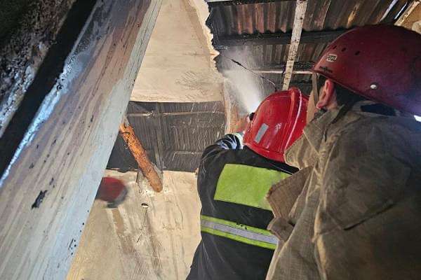 Ձորաղբյուրի տներից մեկի տանիքում հրդեհ է բռնկվել