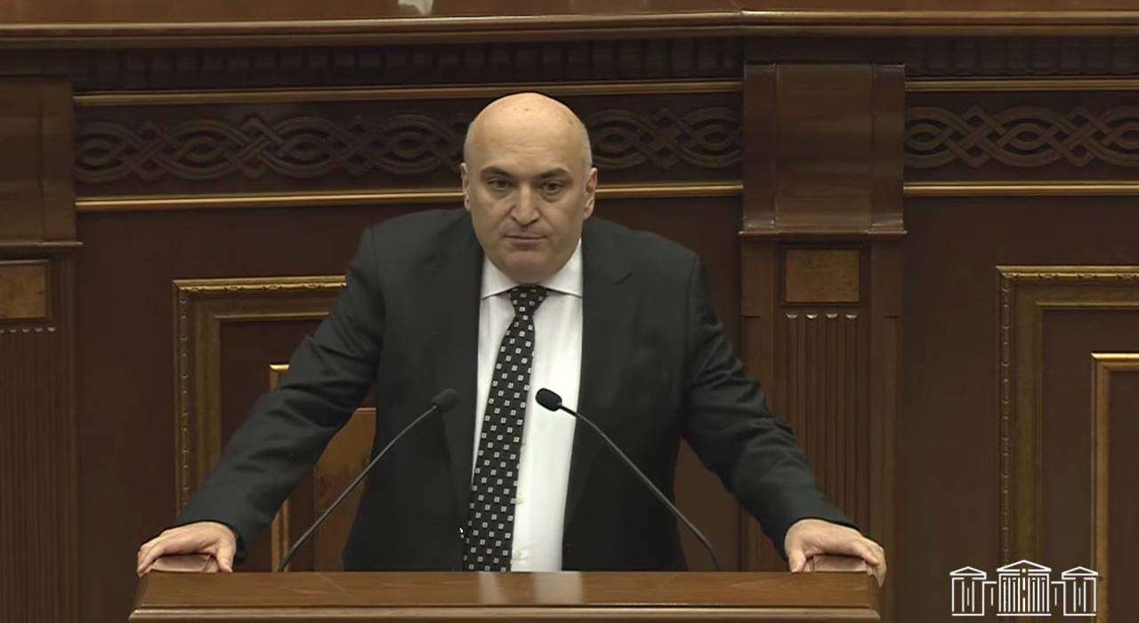 Նորընտիր պատգամավորը երդվեց