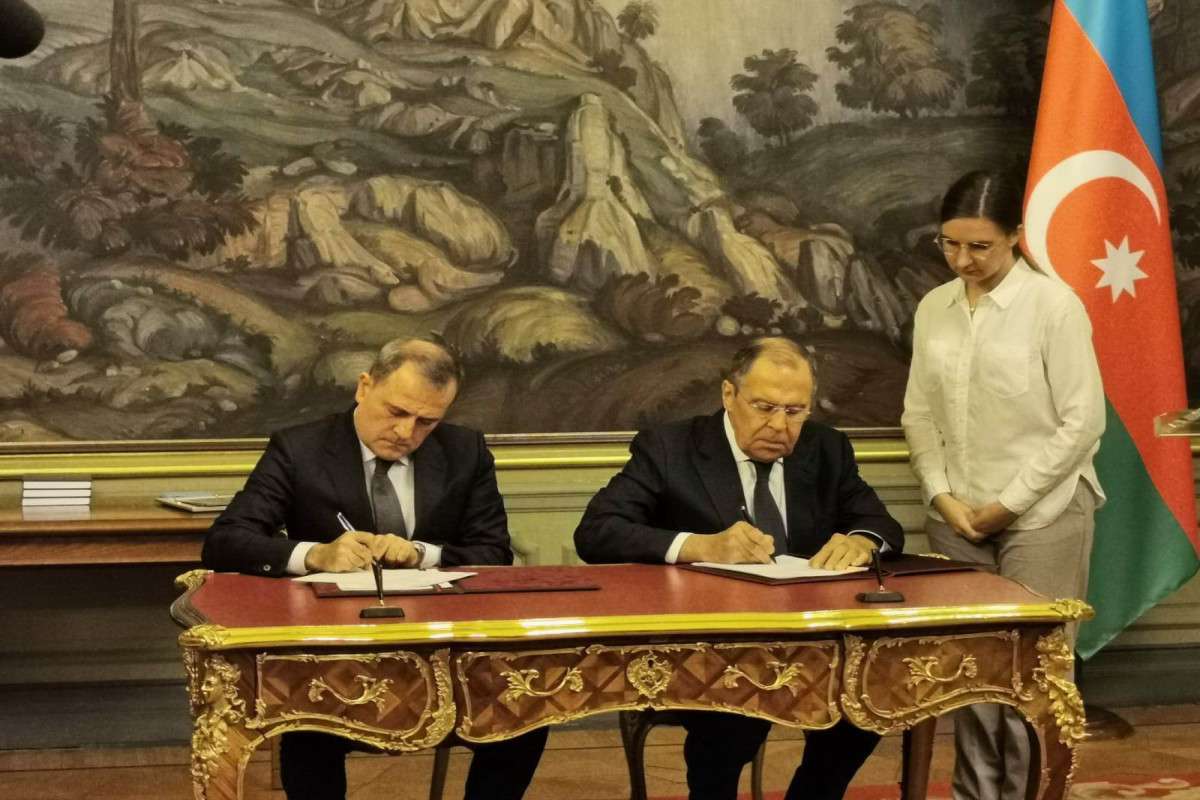Азербайджан и Россия подписали программу консультаций МИД