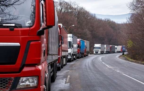 Լեհաստանի սահմանին 3000 ուկրաինական բեռնատար է կանգնած