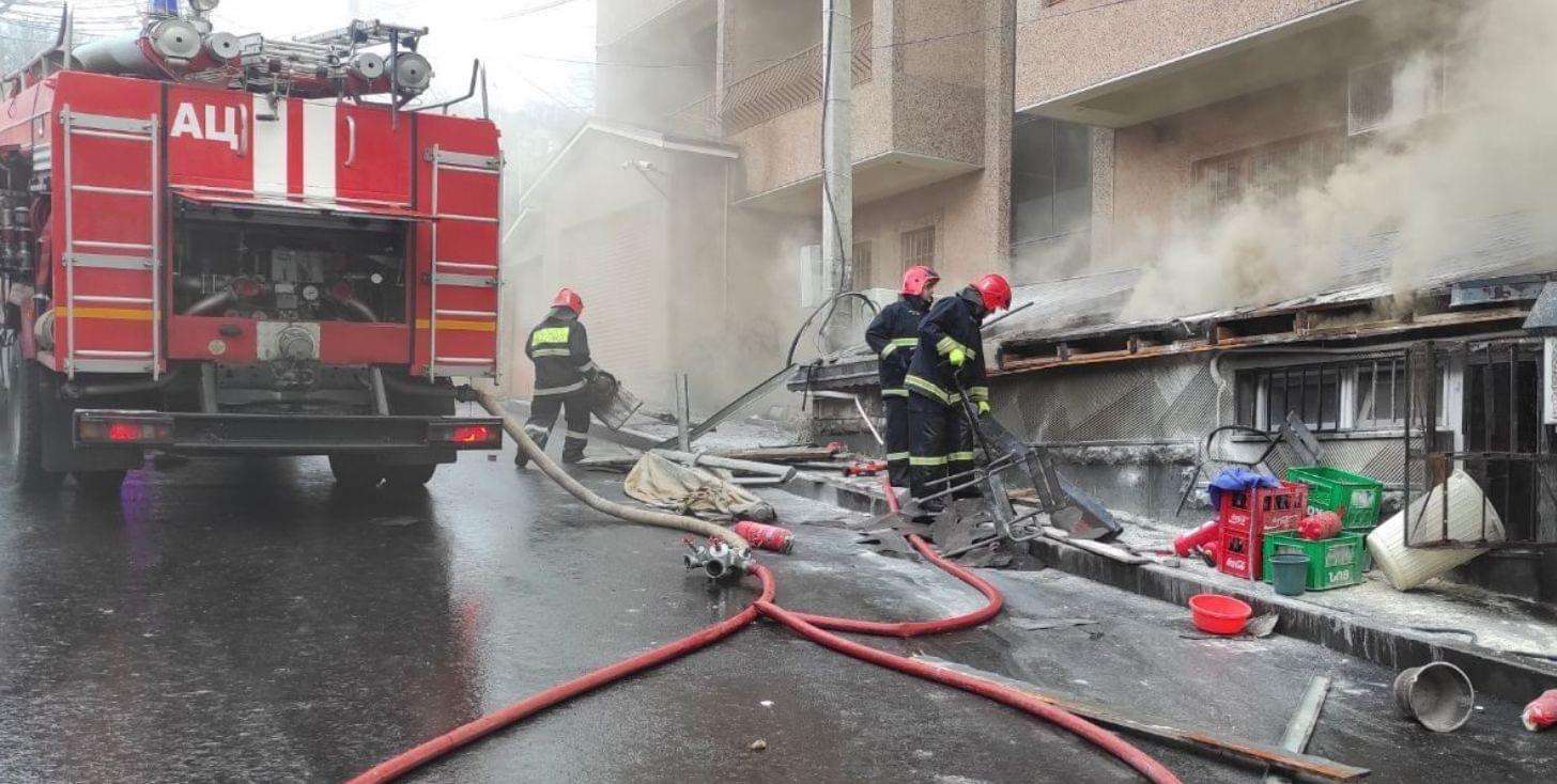 Հրդեհ Ծաղկաձորում. այրվել են սննդի կետի տանիքի փայտե կառուցատարերը, ջերմահարվել գույքը