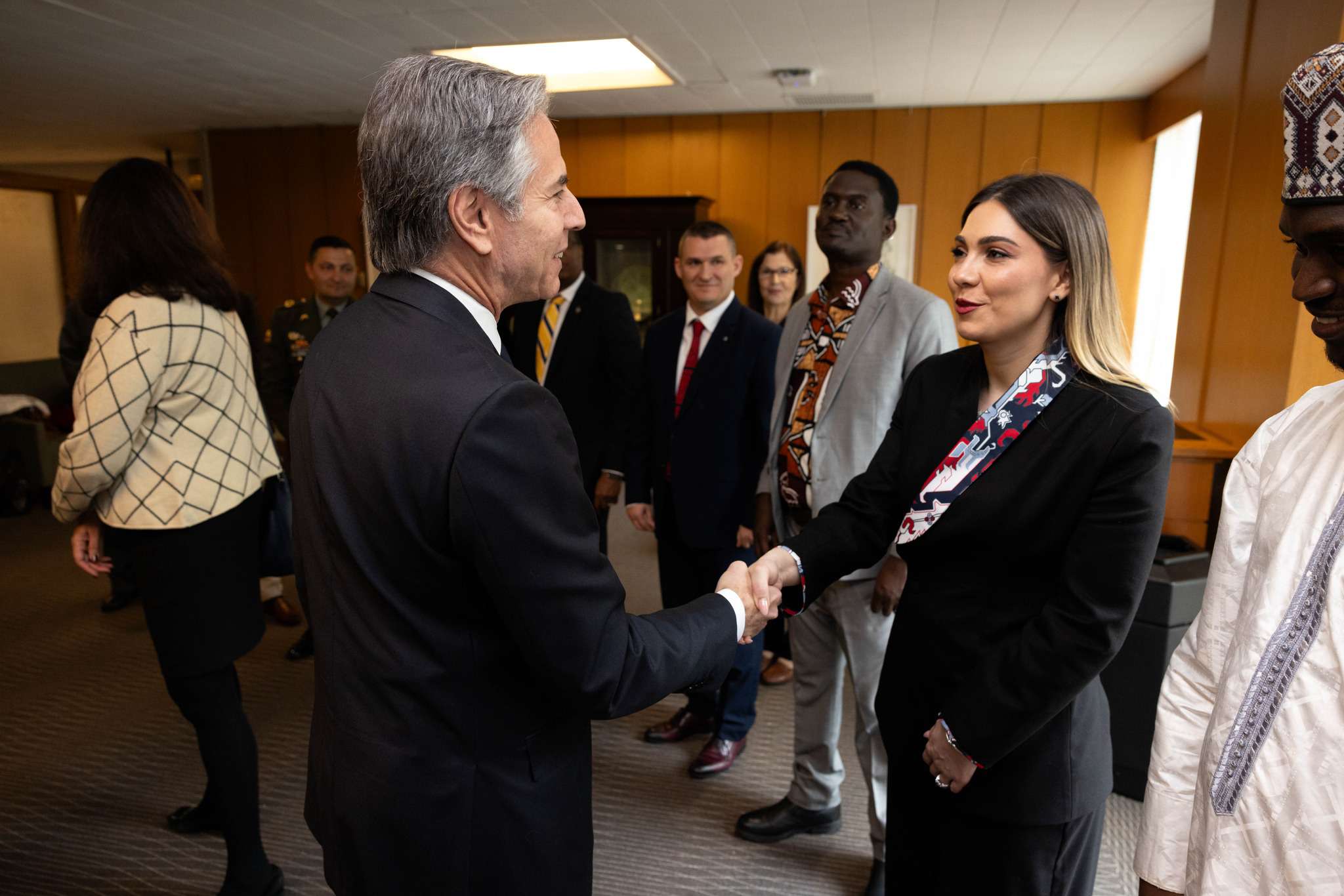 Բլինքենը մրցանակ է հանձնել Սրբուհի Գալյանին