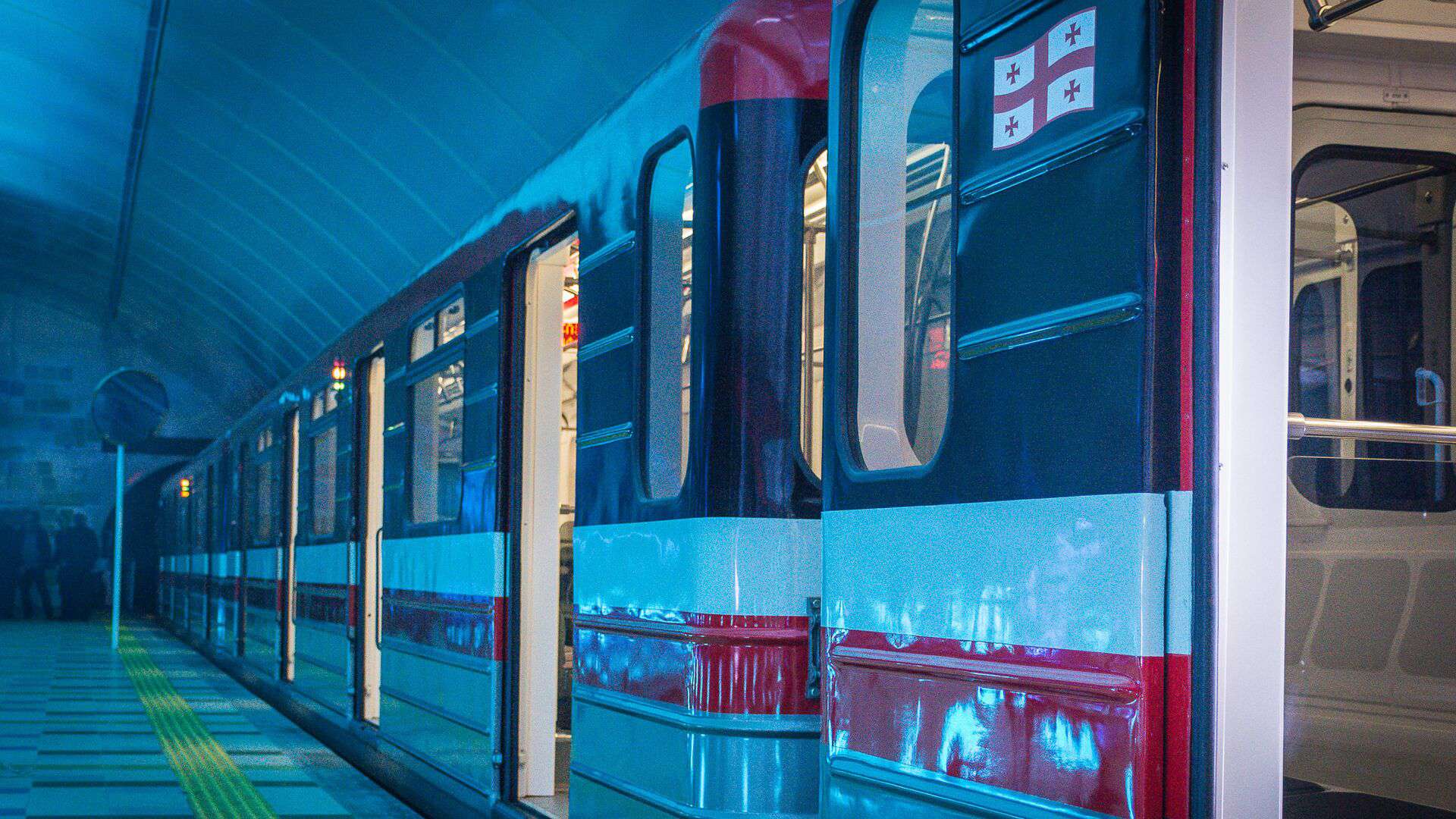 Թբիլիսիի մետրոյում տղամարդն ընկել է ռելսերի վրա