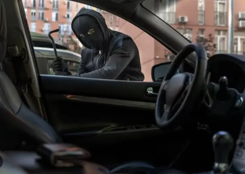 Գողացված մեքենայի վրա գողացված համարանիշներ էին տեղադրել