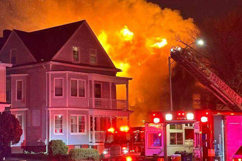 «Ֆրանկլին» հրդեհը ոչնչացնում է Մալիբուի արվարձանը