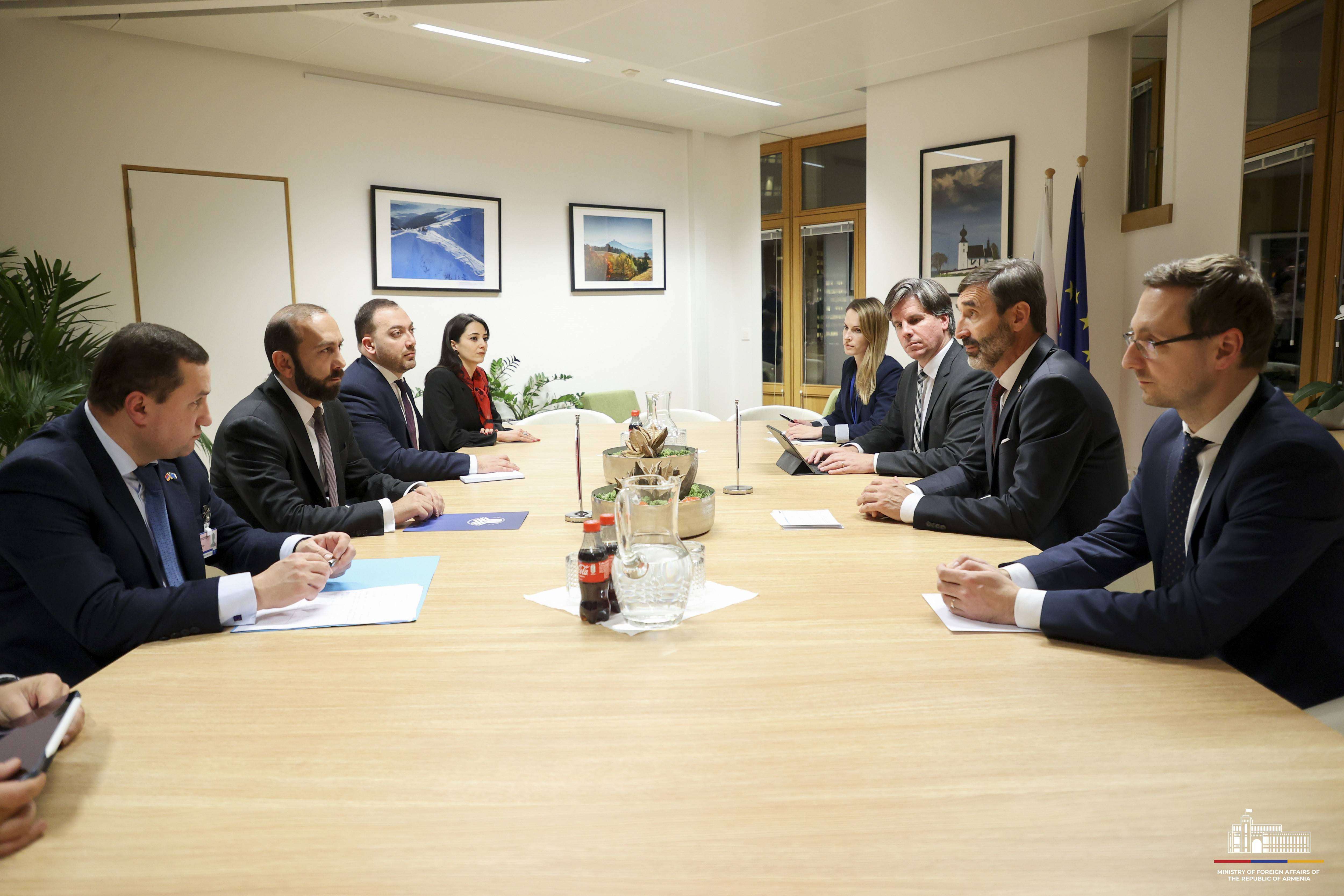 The importance of active Armenian-Slovak political dialogue was emphasized