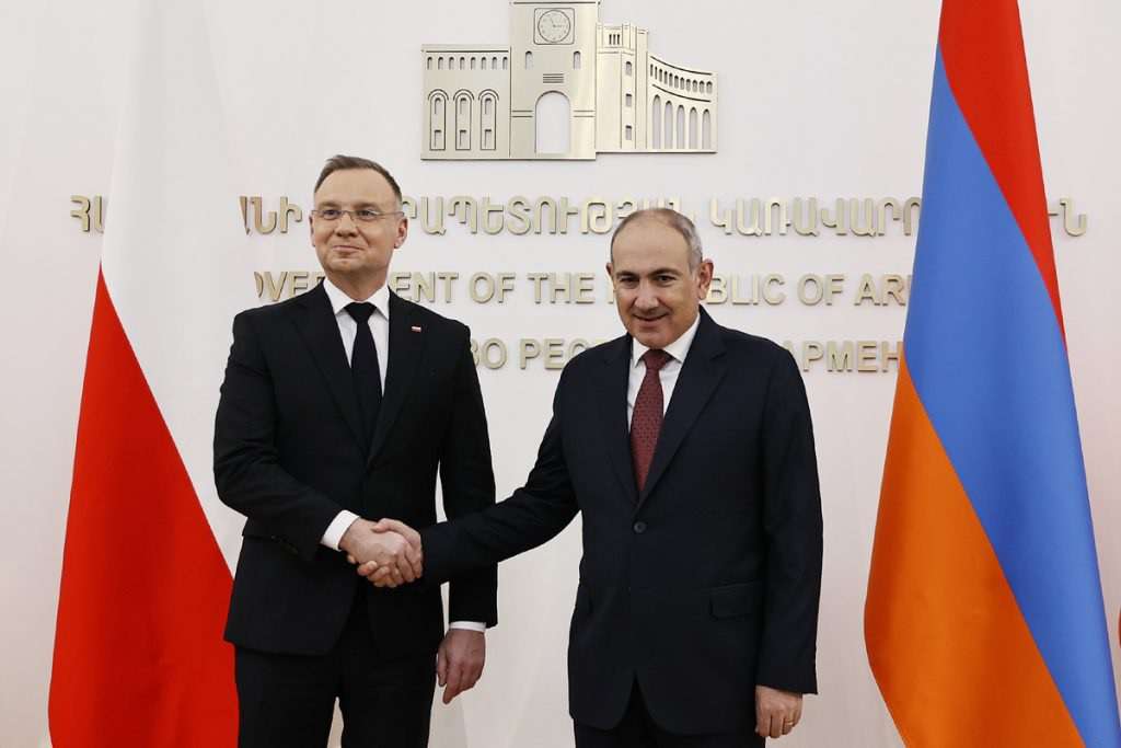 Ինչ է նվիրել Լեհաստանի նախագահը ՀՀ վարչապետին․ «Ժողովուրդ»