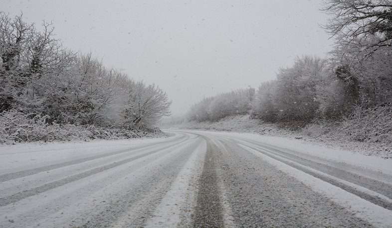 Երևան-Գառնի ավտոճանապարհներին տեղ-տեղ մերկասառույց է