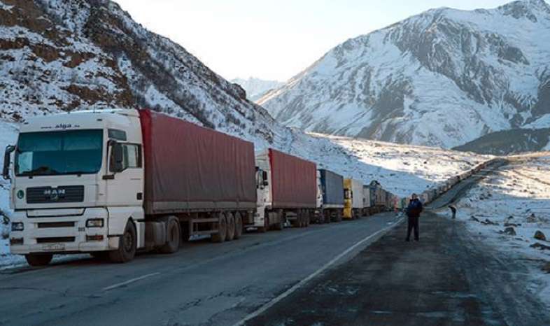 Լարսը փակ է բեռնատարների համար