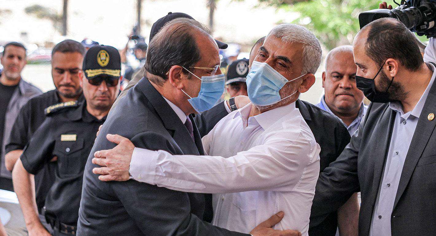 Hamas representatives will discuss the hostage deal with Egypt's intelligence chief