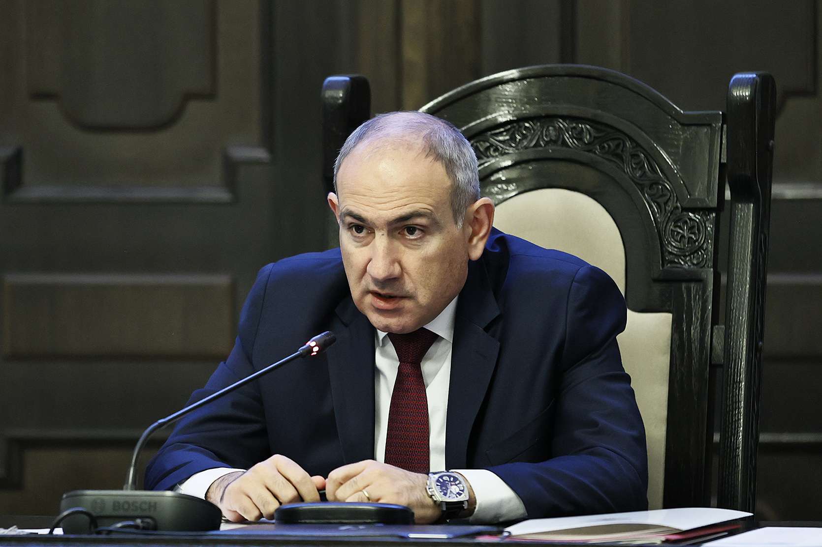 «Պետական պաշտոնյաներին խնդրում եմ կարդալ այս գրառումը». Փաշինյան