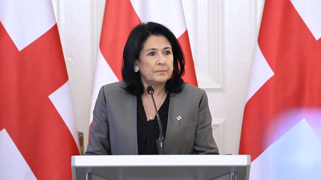 Zurabishvili threatened with "the fall of the regime."