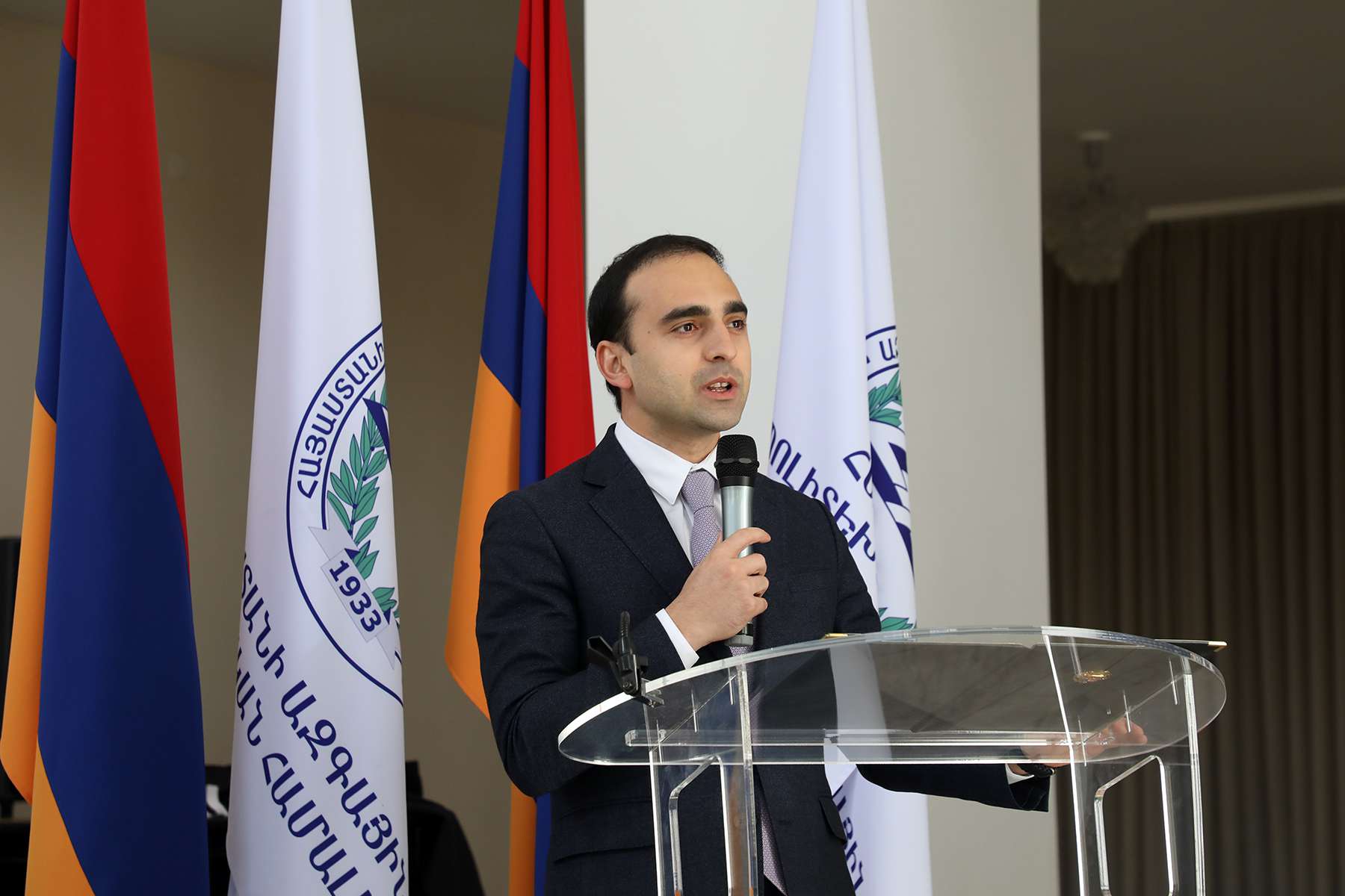 Տիգրան Ավինյանը մասնակցել է ՀԱՊՀ 90-ամյակին նվիրված հատուկ ծրարի մարման արարողությանը (ԼՈՒՍԱՆԿԱՐՆԵՐ)