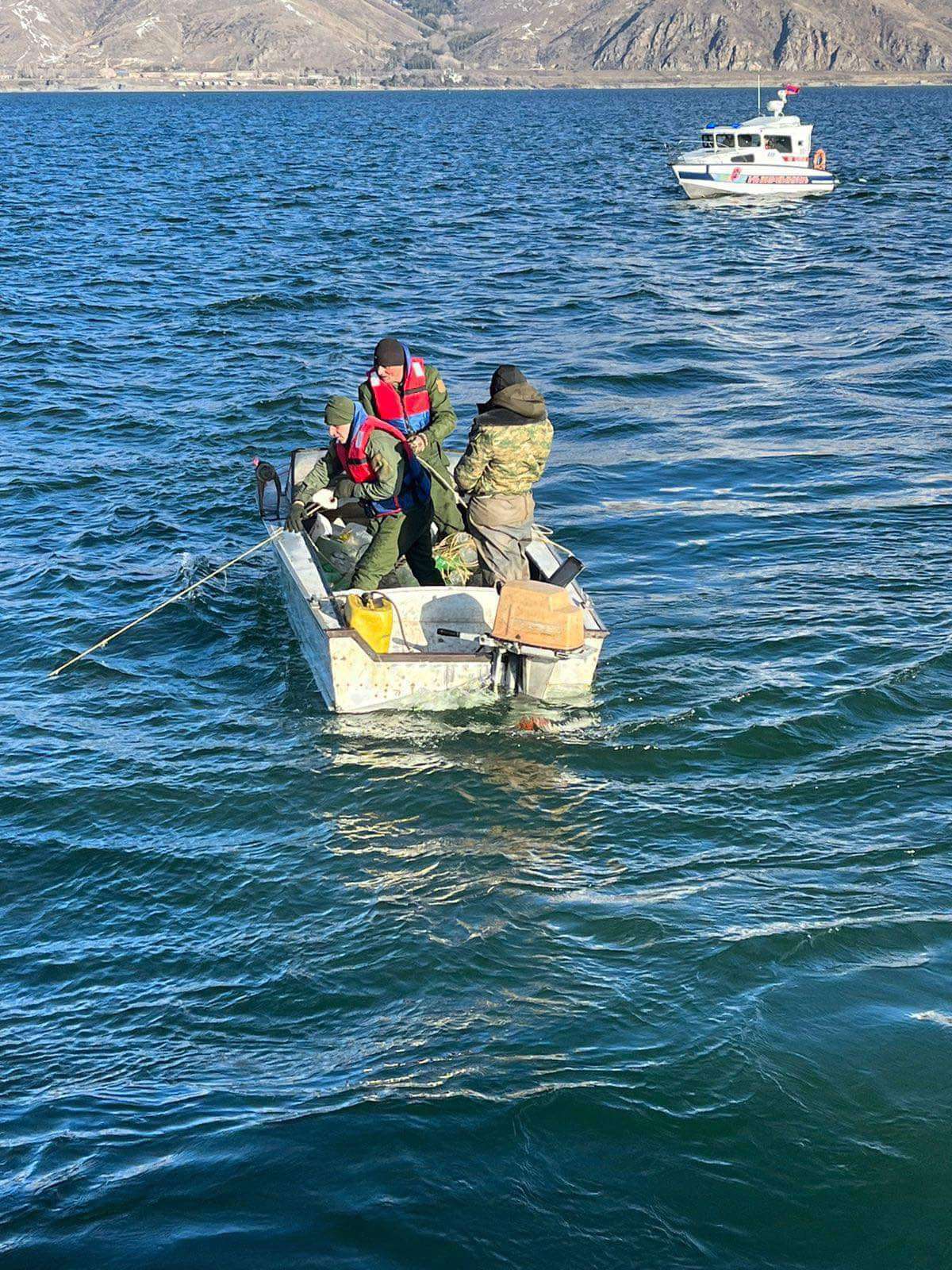 Շարունակվում են ապօրինի որսագործիքների Սևանից դուրս բերման միջոցառումները