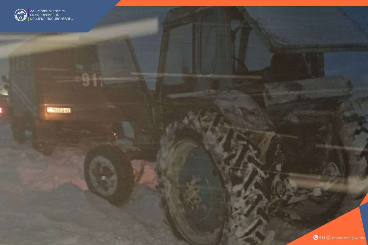 Արգելափակումից դուրս է բերվել 2 ձնագնաց և 1 տրակտոր