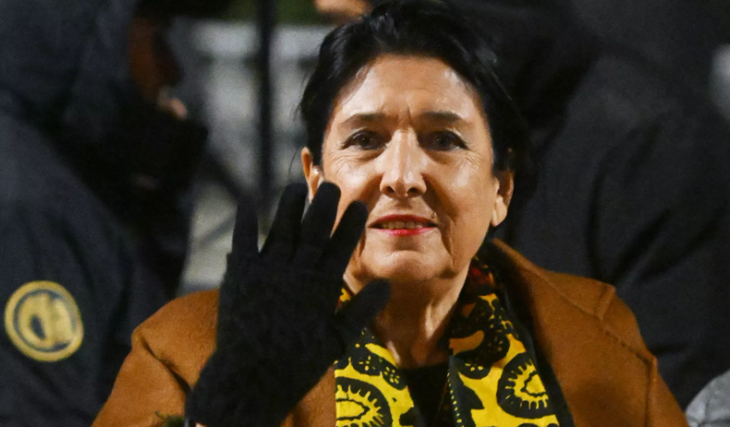 Ինձ հետ վերցնում եմ լեգիտիմությունը․ Զուրաբիշվիլին կլքի նախագահի նստավայրը