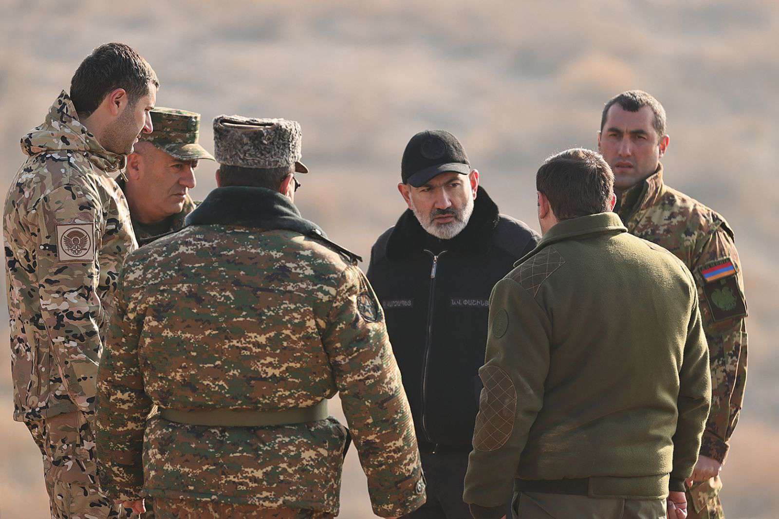 Это наша судьба, и мы должны принять ее с честью и волей и решить нашу проблему. Премьер-министр посетил боевые позиции